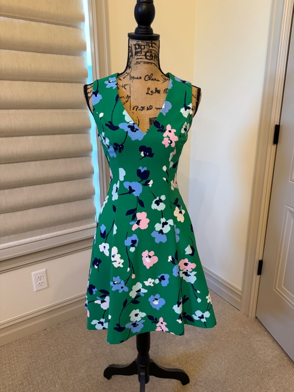 Vince Camuto Green Floral V-Neck Fit & Flare Midi Dress